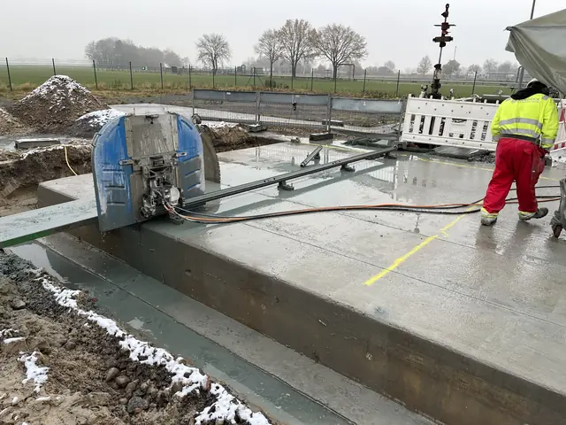 Betonplatte zersägen (65 cm, hochbewehrt) – Jandeck Kernbohrungen