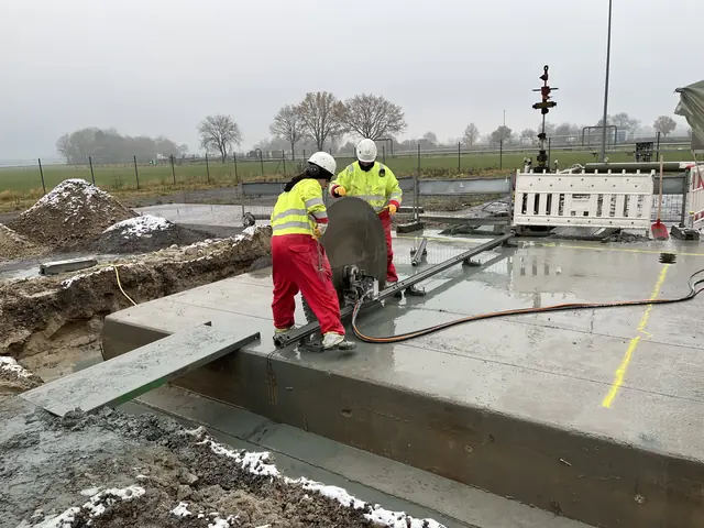 Betonplatte zersägen (65 cm, hochbewehrt) – Jandeck Kernbohrungen