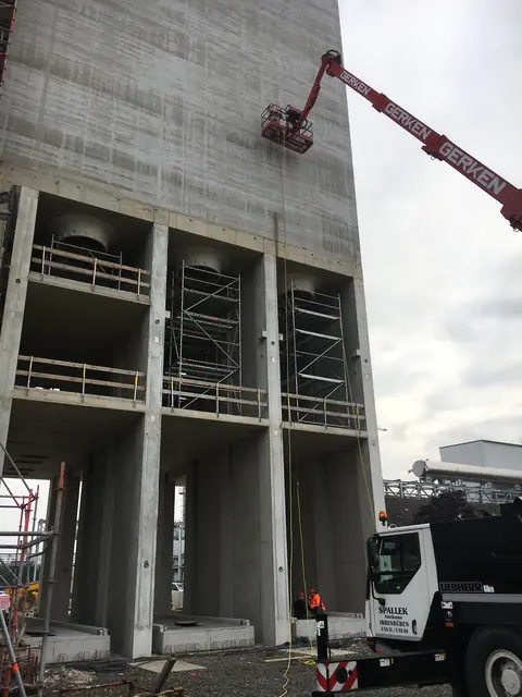 Dübelbohrungen bis 42 m Höhe – Jandeck Kernbohrungen