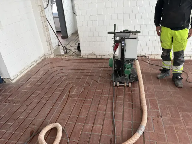 Fräsen für Fußbodenheizung – Jandeck Kernbohrungen